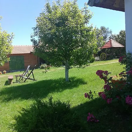 Camp Viljamovka شقة Kremna